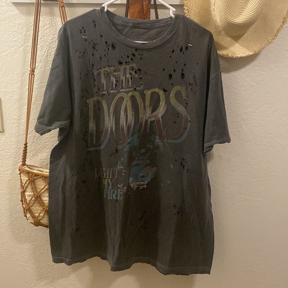 The buckle graphic T - Picture 4 of 4